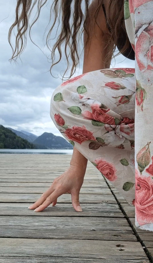 Hose - Rose auf Baumwolle